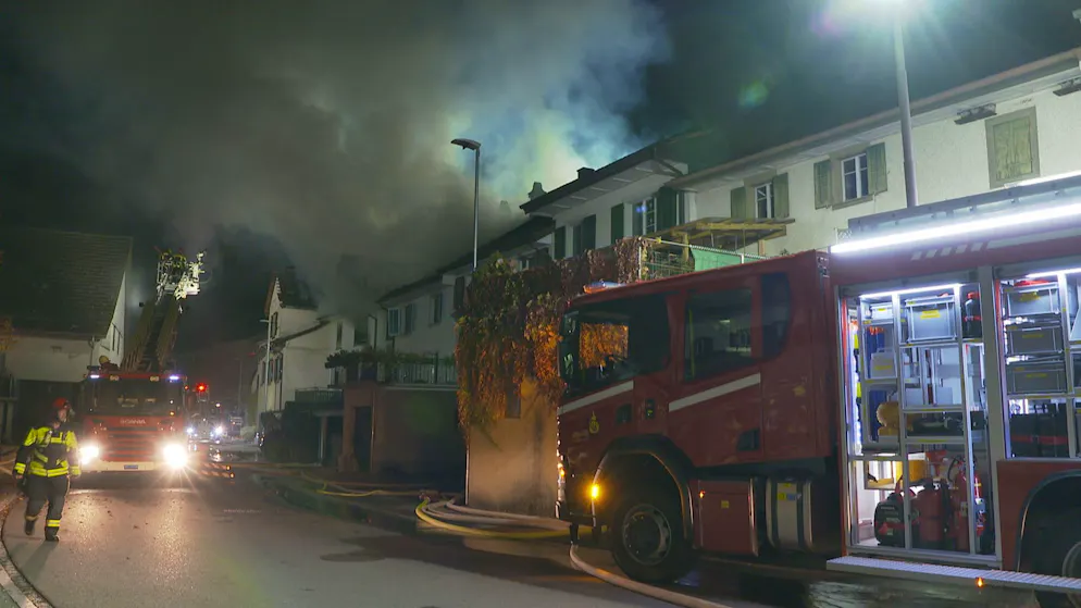 Tote Person in der Nähe gefunden. Brände in Hallau SH – Polizei ermittelt wegen Brandstiftung