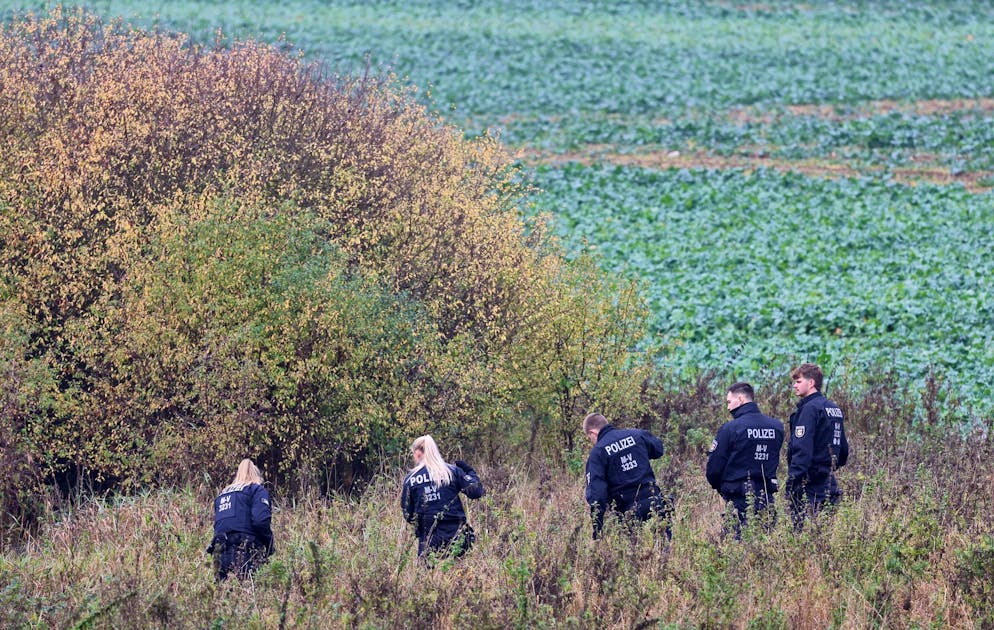 Am Mittwoch durchkämmten Polizisten vor allem die Umgebung eines Tümpels bei Klein Upahl.