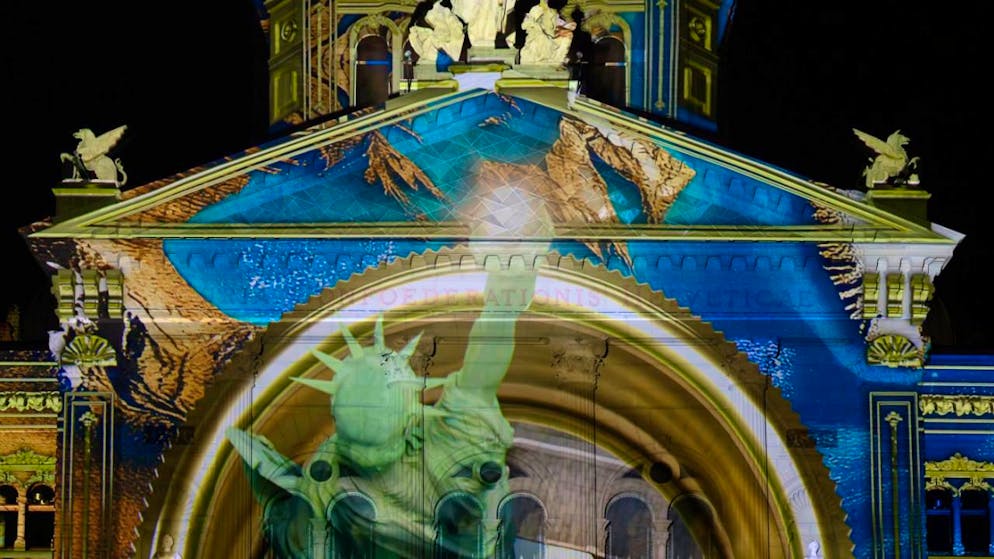 Faire le tour du monde grâce à «Rendez-vous Bundesplatz» à Berne - Gallery. Le voyage passe par New York et la statue de la liberté.