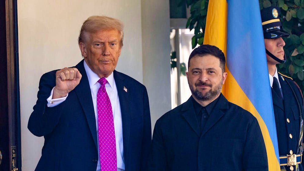 Donald Trump (l.) und Wolodymyr Selenskyj werden sich in den kommenden Tagen über ein Ende des Krieges beraten. (Archivbild)