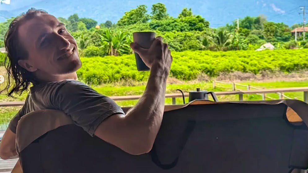 «Ich sah zu, wie mein Konto wuchs». Ukrainer geht mit 32 Jahren in Pension – jetzt lebt er im Paradies