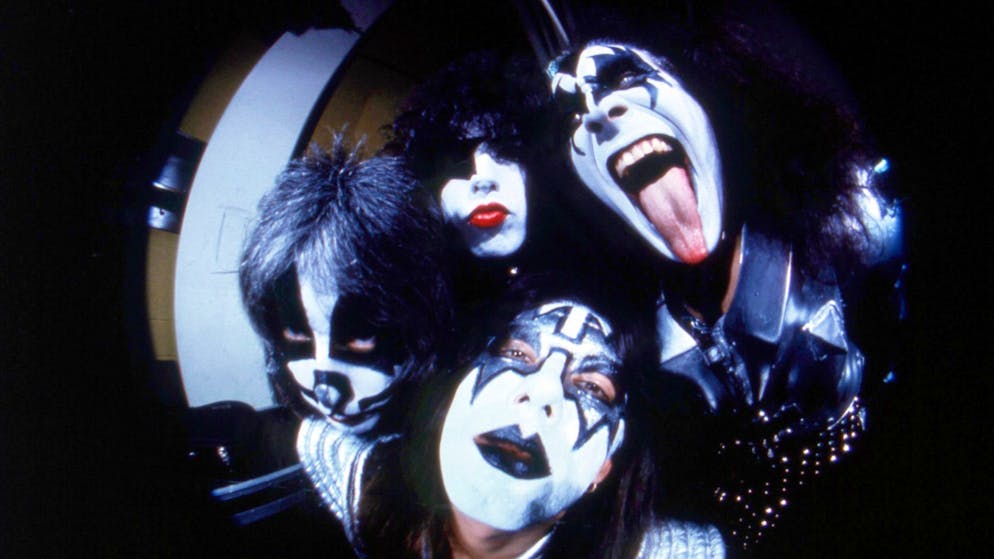 Ex-Kiss-Gitarrist Ace Frehley mit 74 Jahren gestorben - Gallery. Kiss machte mit wildem Make-up, spektakulären Kostümen und theatralischen, wilden Live-Auftritten Furore. (Archivbild)
