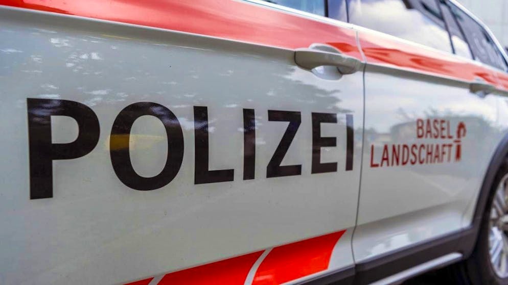 A robbery was committed in Oberwil BL late on Thursday evening. The police are looking for the perpetrators. (symbolic image)