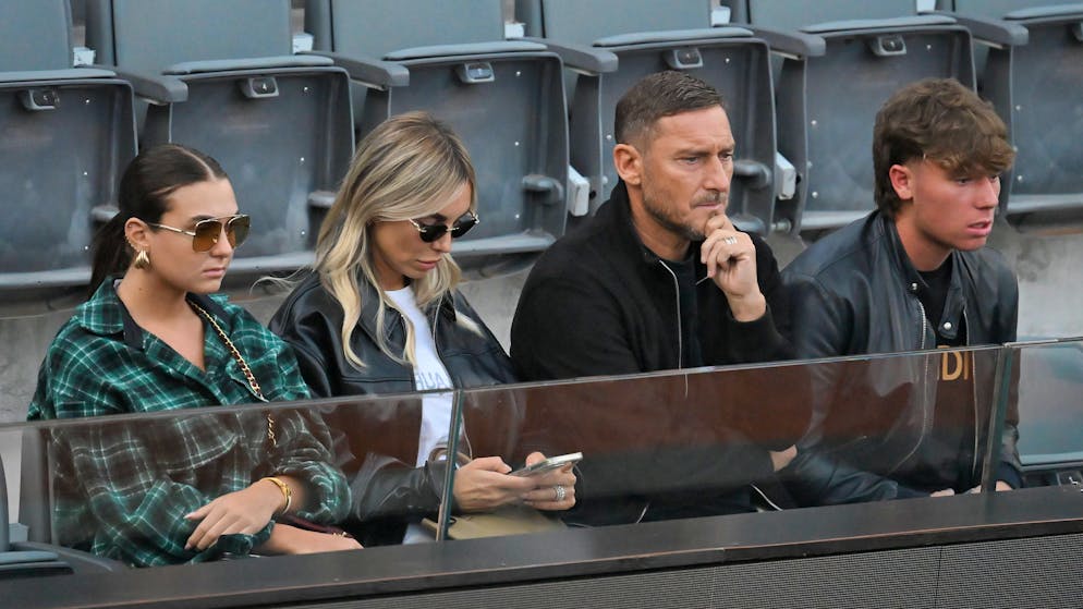 Complice la mamma Ilary Blasi. Francesco Totti ha litigato con la figlia Chanel? Ecco cosa si sa