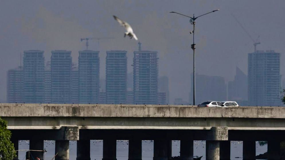 Migliaia di persone sono state messe al sicuro nelle Filippine a causa del previsto maltempo.