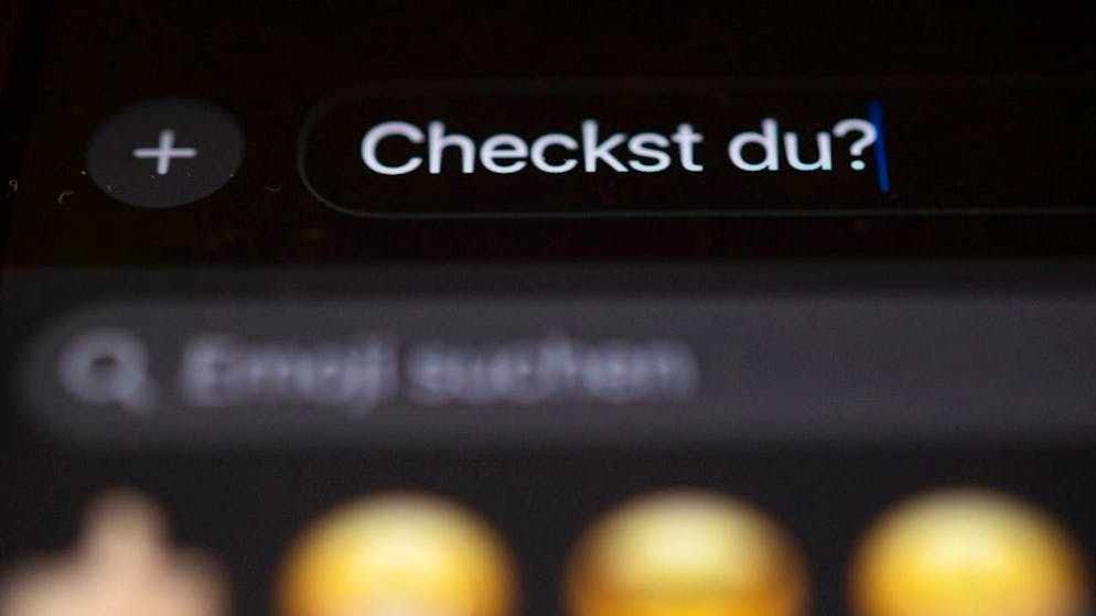 "Das crazy" und "Checkst du?" heisst es wohl in diesen Tagen hunderttausendfach auf Handys deutschsprachiger Jugendlicher. (Archivbild)