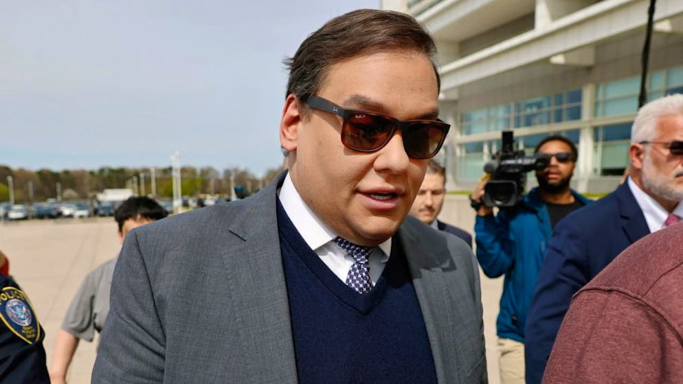 «Bonne chance George!». Trump libère un élu déchu, condamné pour mensonges et usurpation d’identité