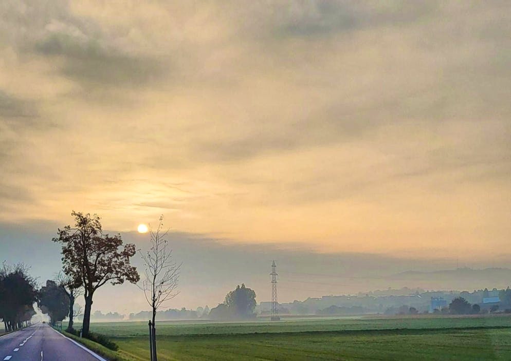 Autumn pictures 2025: These are the pictures of blue News readers. Münschenbuchsee BE: Senta's camera shoots in the direction of Moossee.