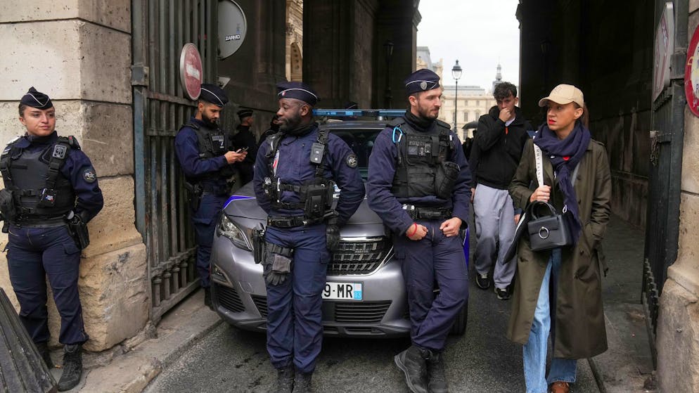 Wie im Gangsterfilm. So spektakulär verlief der Blitz-Raub im Louvre