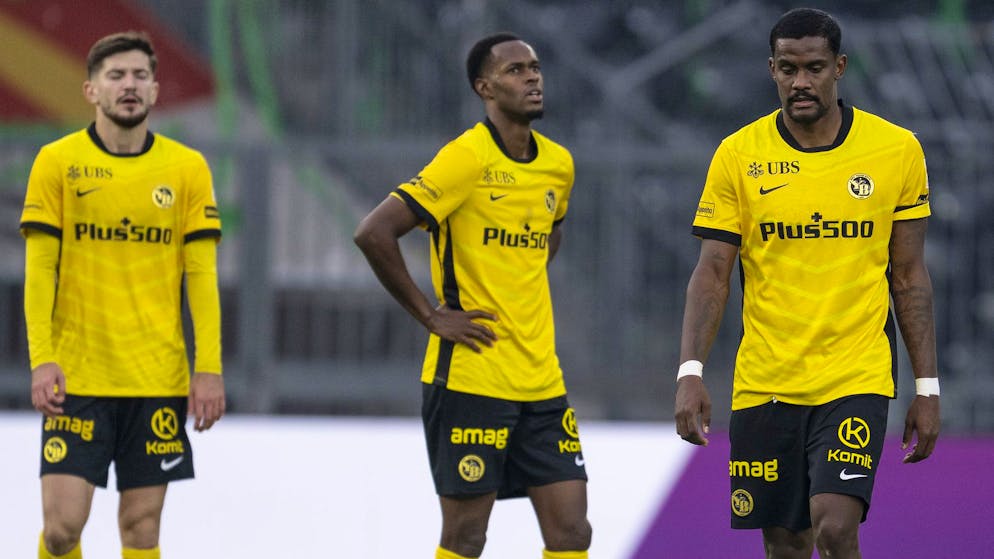 Hitzige Szenen nach Schlusspfiff. YB-Fans stellen Spieler nach St.Gallen-Pleite zur Rede