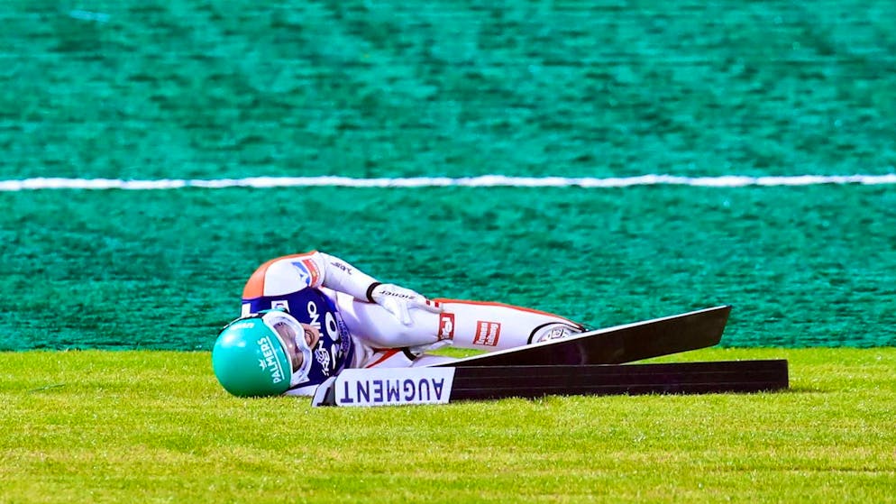 Eva Pinkelnig si è lacerata il legamento crociato durante una gara estiva di salto con gli sci olimpico.