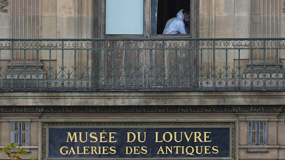Nach Blitz-Raub im Louvre. Frankreich jagt die Juwelenräuber – Ist der Schmuck bereits eingeschmolzen?