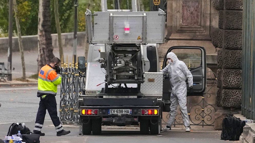 Spektakulärer Raub. Ein Bild zeigt, wie einfach die Diebe in den Louvre gelangen konnten