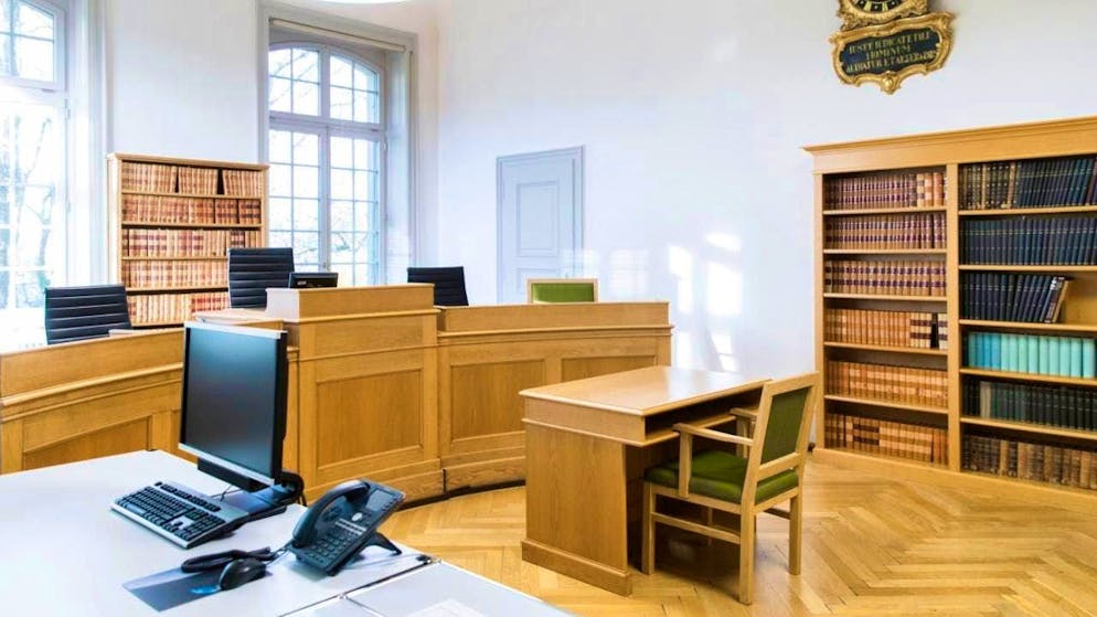 A suspected murder case involving a 29-year-old woman in Kehrsatz is being heard by the Bern High Court. (symbolic image)