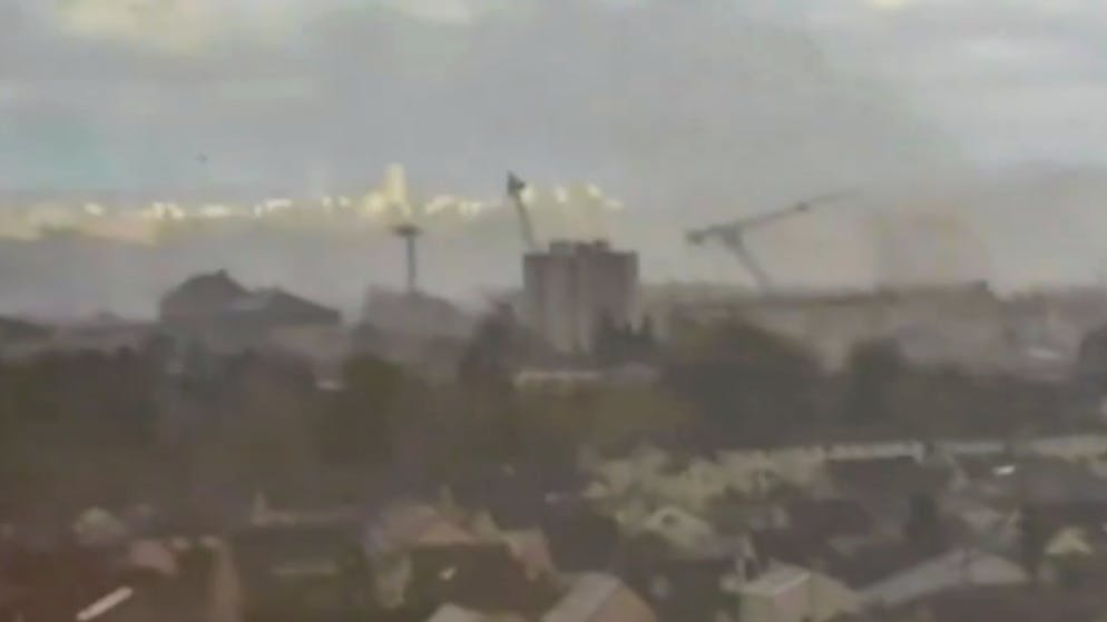 Fallen cranes. Man dies in tornado near Paris - several injured