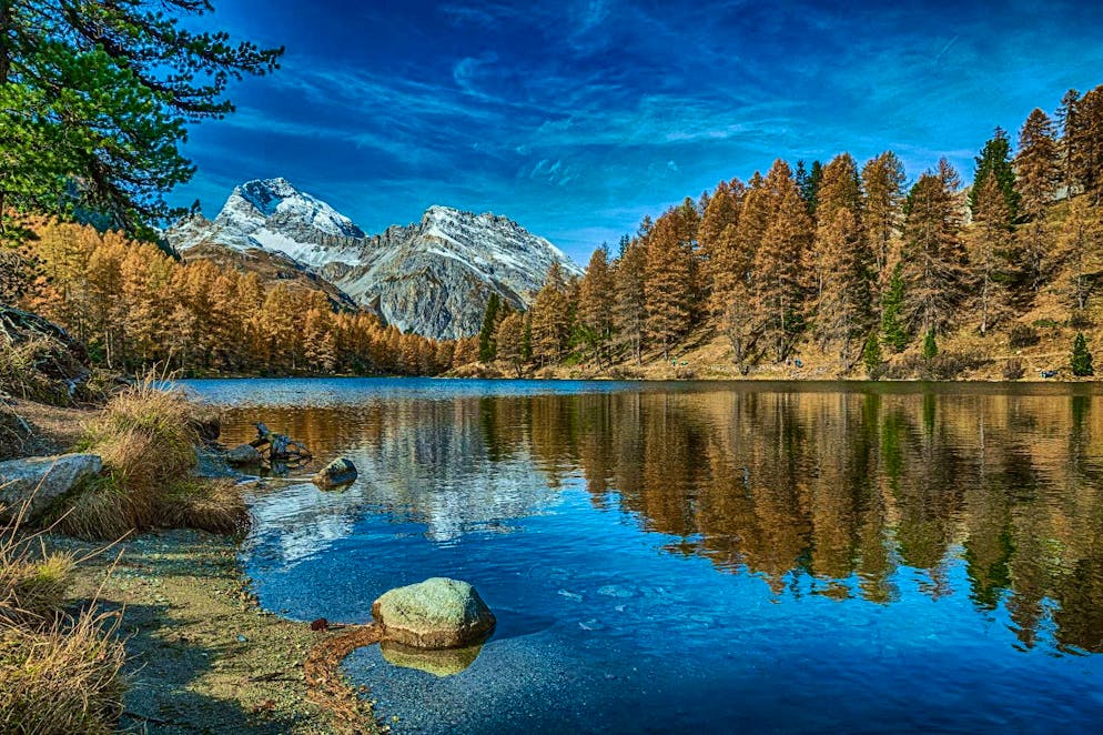 Autumn pictures 2025: These are the pictures of blue News readers. Golden fall at Lake Palpuogna in Graubünden.