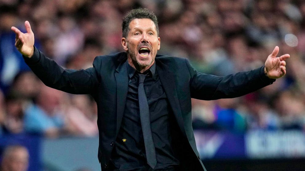 Das Team von Diego Simeone musste beim Abschlusstraining am Montag im Teamhotel duschen.