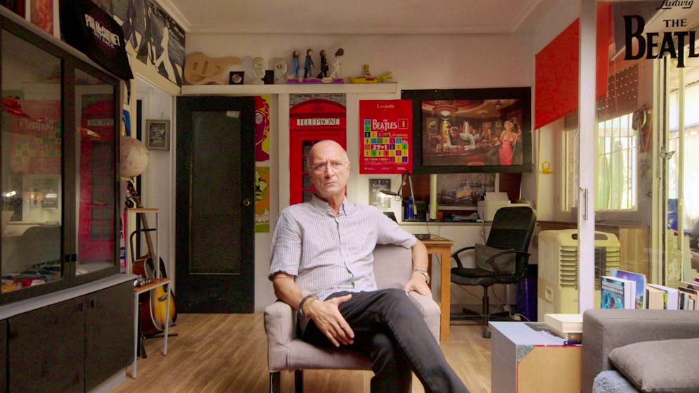 Carlos Leiva arranges surrogacy.