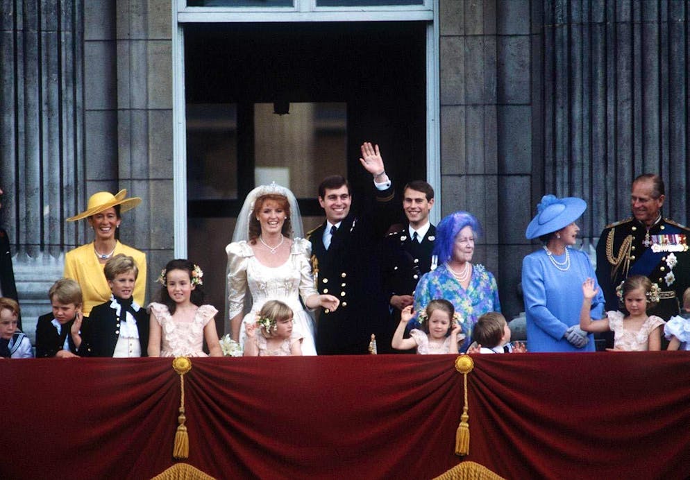 Das frisch vermählte Herzogspaar von York mit Mitgliedern der königlichen Familie auf dem Balkon des Buckingham Palace.