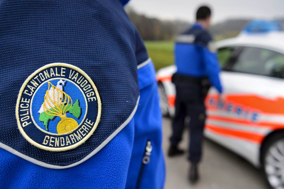 Die Kantonspolizei Waadt hat im Zusammenhang mit einem Leichenfund eine Festnahme durchgeführt.