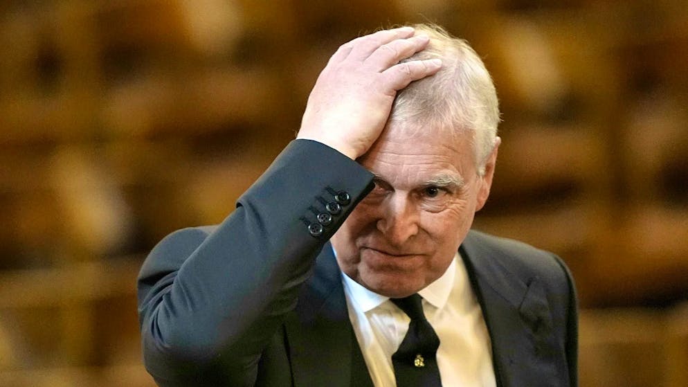 Rabbia nel Regno Unito. Il principe Andrea vive nella Royal Lodge senza pagare l'affitto e senza rispettare gli obblighi