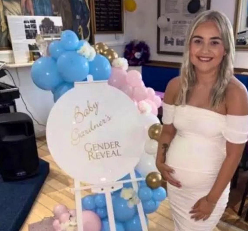 Kira Cousins täuschte mit der Fake-Schwangerschaft ihre Familie. 