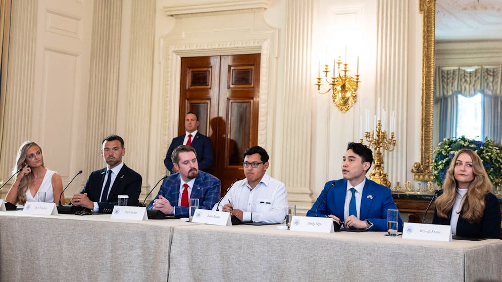 Bei einer Pressekonferenz zu angeblicher Gewalt der Antifa im Oktober im Weissen Haus waren Influencer als Experten eingeladen.
