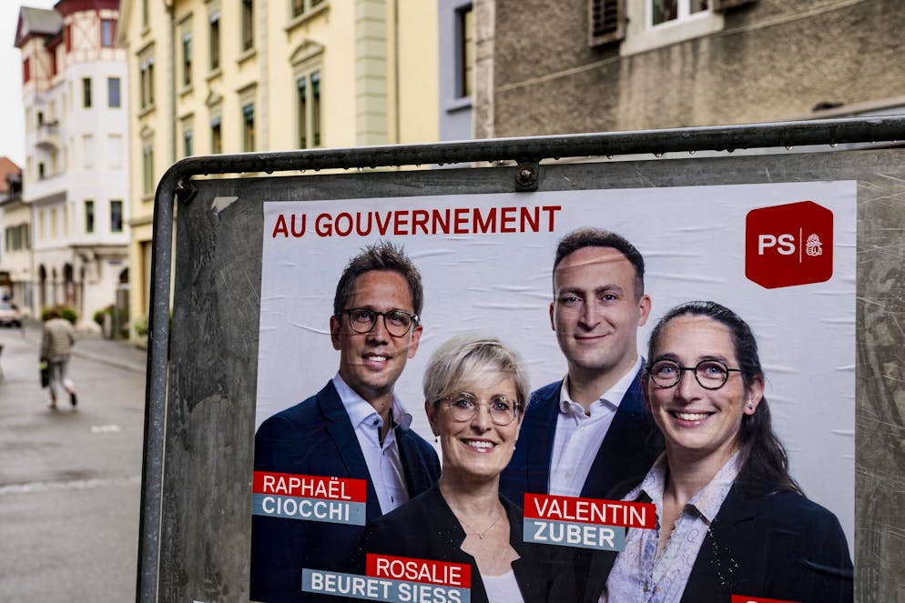 Grand vainqueur du 1er tour, le PS repart avec les trois candidats les mieux classés: la ministre Rosalie Beuret Siess, Raphaël Ciocchi et Valentin Zuber.