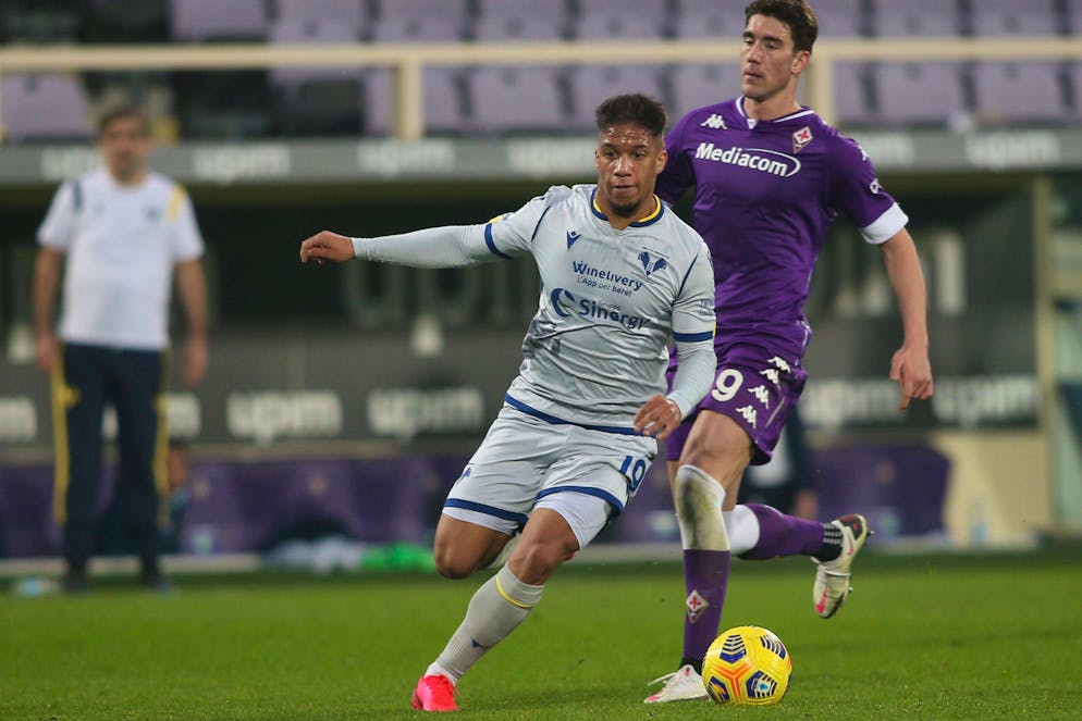 Kevin Rüegg im Duell mit dem heutigen Juve-Profi Dusan Vlahovic.