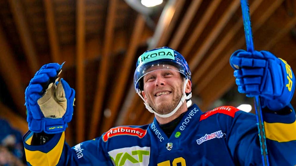 Enzo Corvi has played 700 games for HC Davos so far.