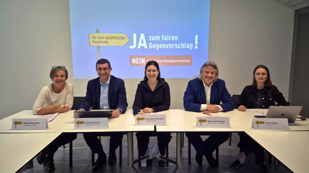 Verdi, Centro, Verdi liberali, PLR e PS si schierano contro l'iniziativa dell'UDC, che vuole eliminare totalmente i vitalizi dei consiglieri di Stato grigionesi.