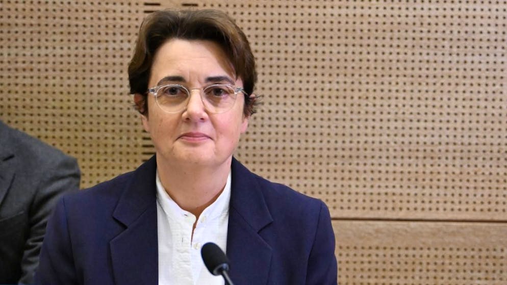 La directrice du Louvre Laurence des Cars a été auditionnée mercredi par le Sénat français, trois jours après le casse spectaculaire du musée.