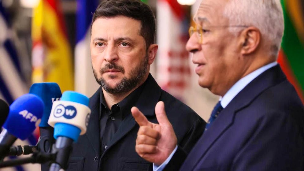 Ukrainian President Volodymyr Zelensky (l) and Antonio Costa, President of the European Council, speak to the media. Photo: Francois Walschaerts/AP/dpa