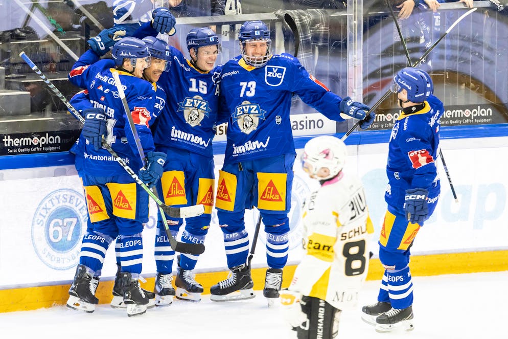 La joie des Zougois, qui ont dominé Ajoie 8-3 jeudi.