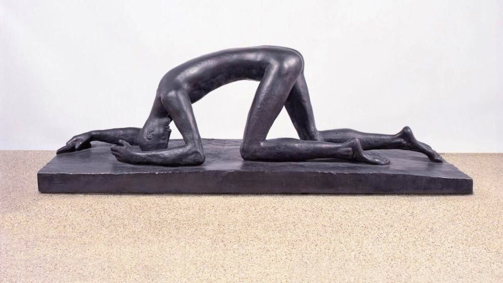 Klassische Moderne trifft im Kunsthaus Zürich auf Gegenwartskunst - Gallery. Ein stilles Mahnmal der Verletzlichkeit: "Der Gestürzte" (1915) von Wilhelm Lehmbruck in der Ausstellung "O Mensch!" im Kunsthaus Zürich.