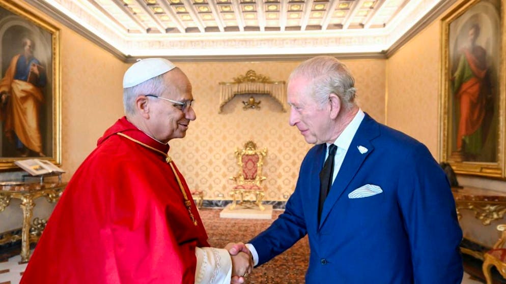 Papa Leone XIV con Carlo III oggi in Vaticano.