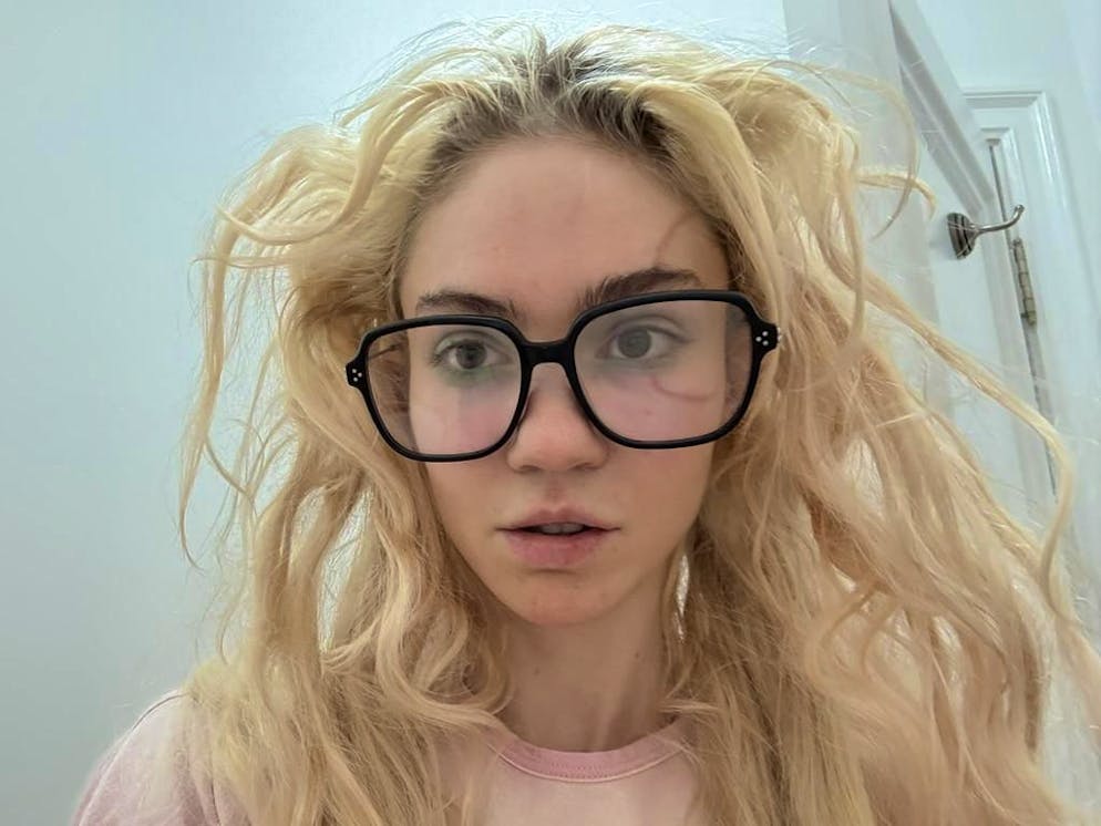 Grimes a dévoilé un tatouage facial « vraiment nouveau et innovant ».