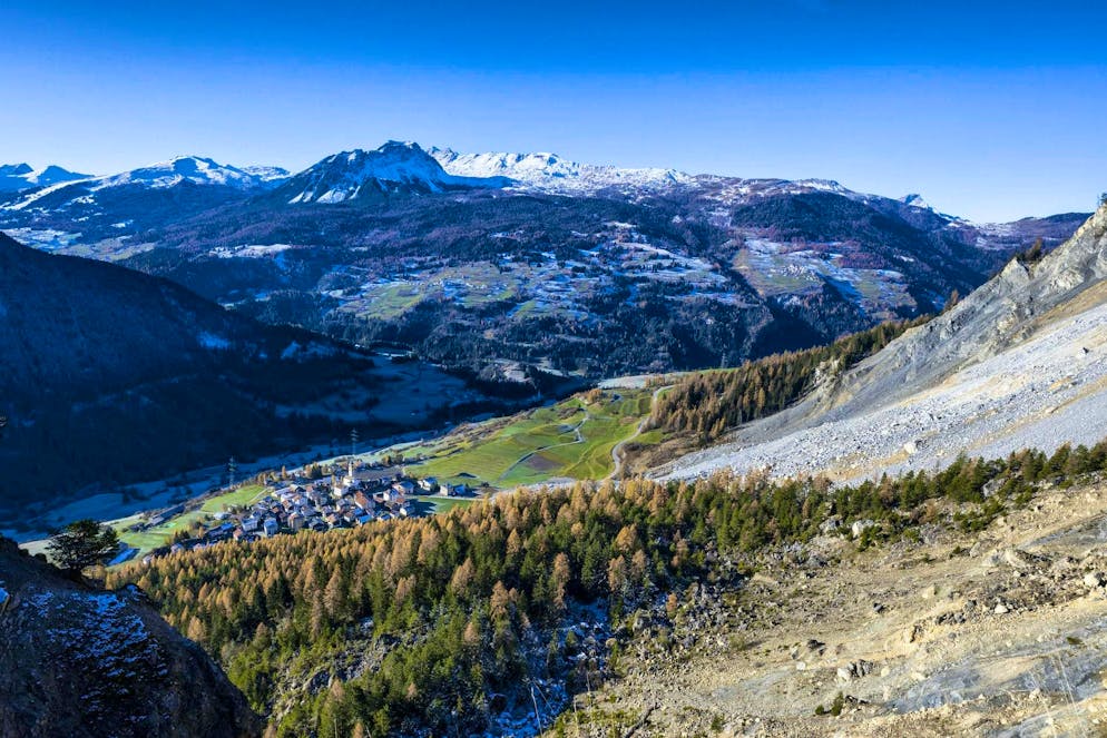 Brienz/Brinzauls is located in central Grisons at an altitude of around 1150 meters.