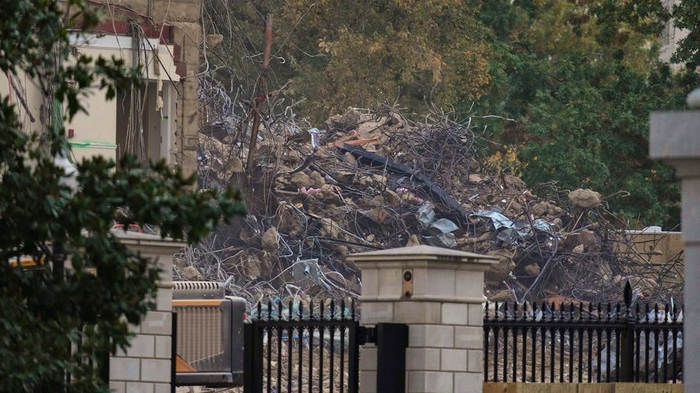 Tech giants and CEOs. These donors are to co-finance Trump's controversial ballroom