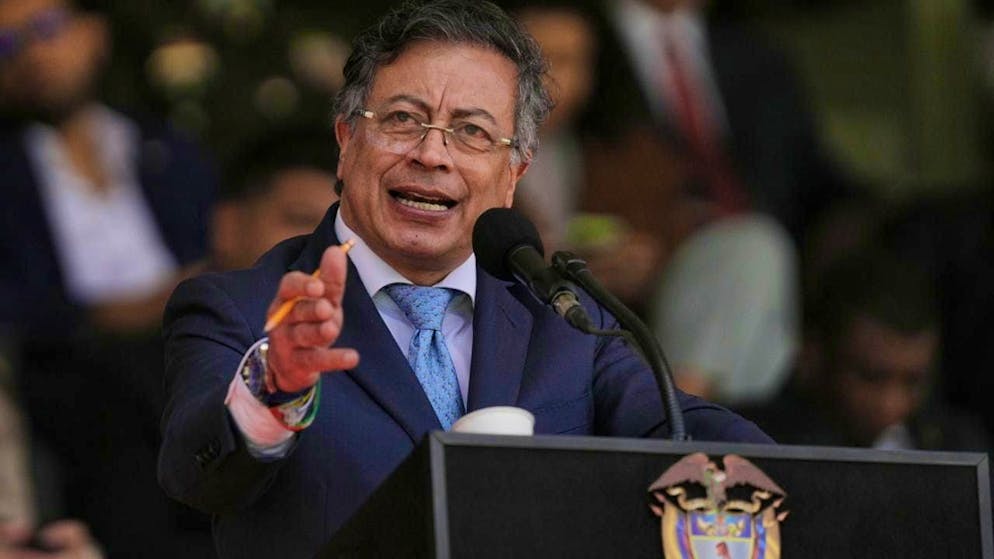 Colombian President Gustavo Petro speaks during the swearing-in ceremony of General Rincon as the new national police director. The US government has sanctioned Colombia's head of state for alleged involvement in drug trafficking. Photo: Ivan Valencia/AP/dpa/Archiv