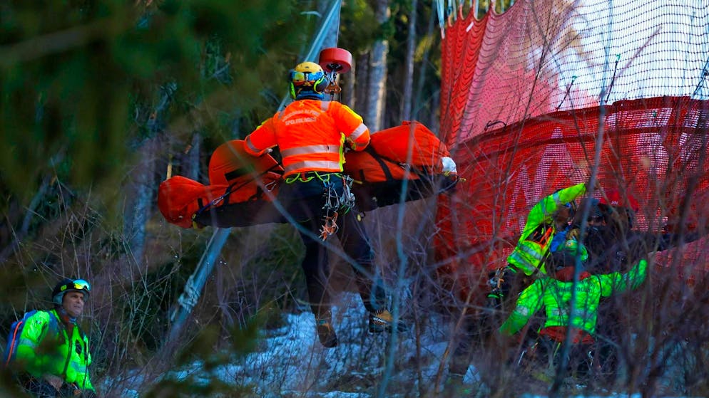 The recovery after the crash: Cyprien Sarrazin on December 27 in Bormio.