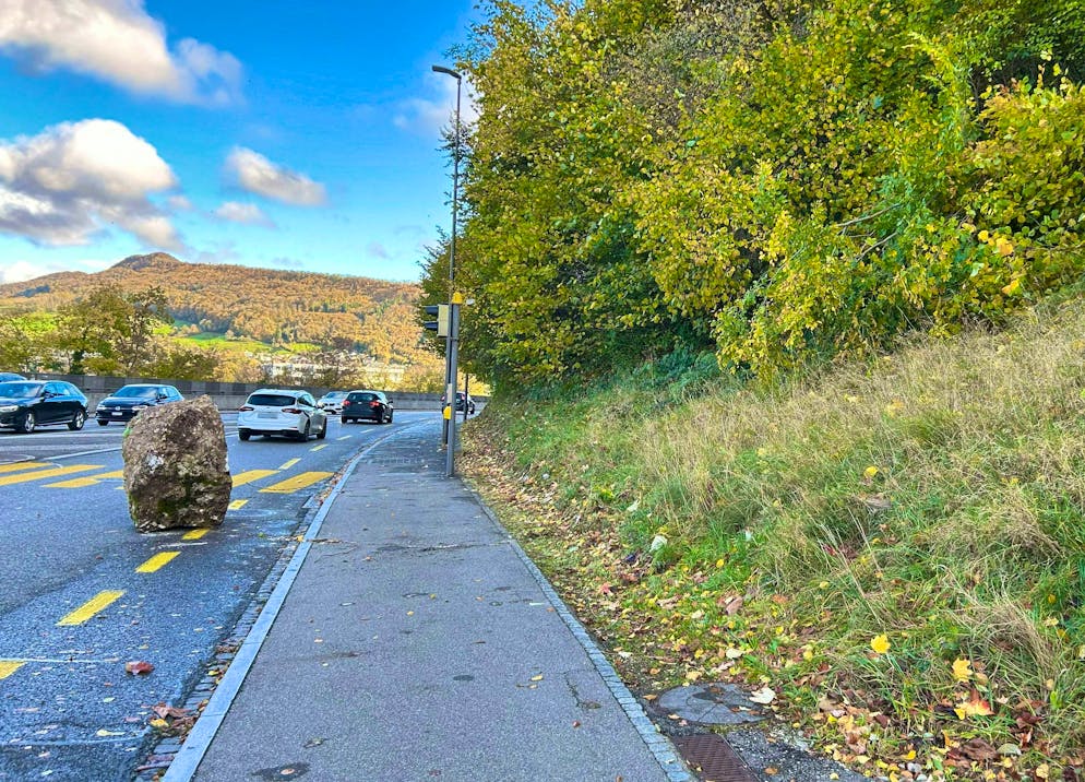 The stone rolled onto the road in Baden. 