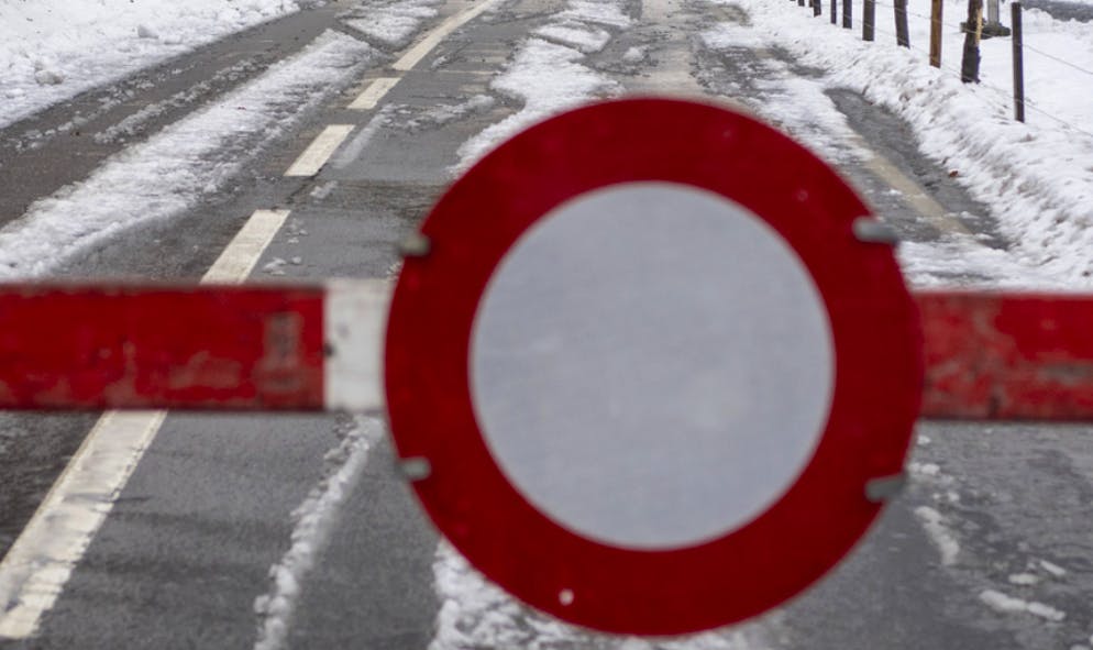 A Blatten (VS), la route de secours menant au village est fermée depuis vendredi en raison de chutes de neige. (image d'illustration)