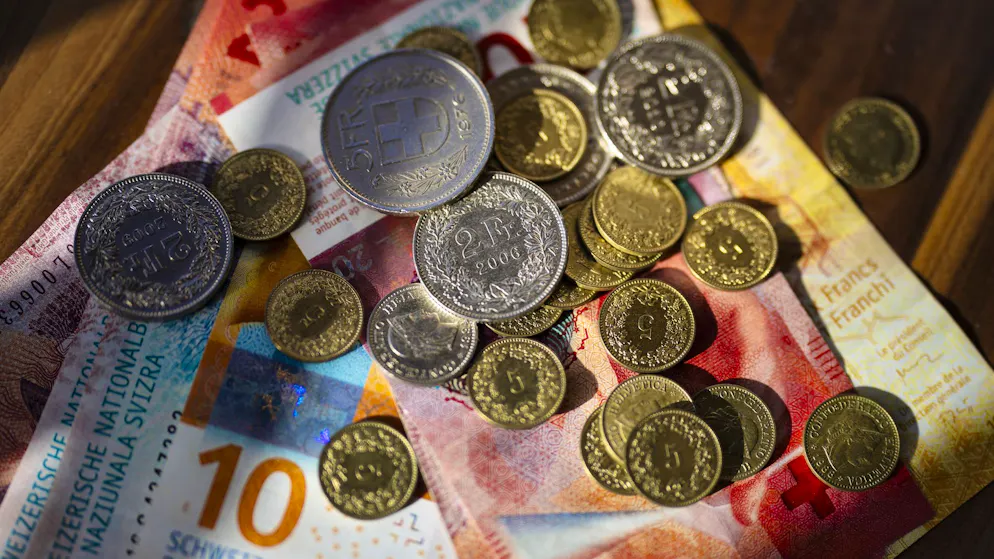 Einen Trumpf hat die Schweiz. Der starke Franken federt gewisse wirtschaftliche Hürden ab. 