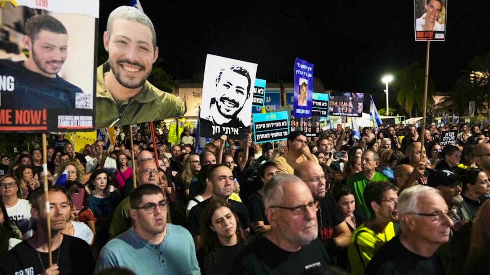 Relatives and supporters of hostages held by Hamas in the Gaza Strip take part in a rally for their immediate release. Photo: Mahmoud Illean/AP/dpa