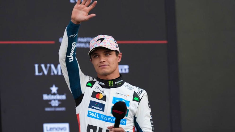 McLaren-Fahrer Lando Norris freut sichin Mexiko City über seine fünfte Pole-Position der Saison