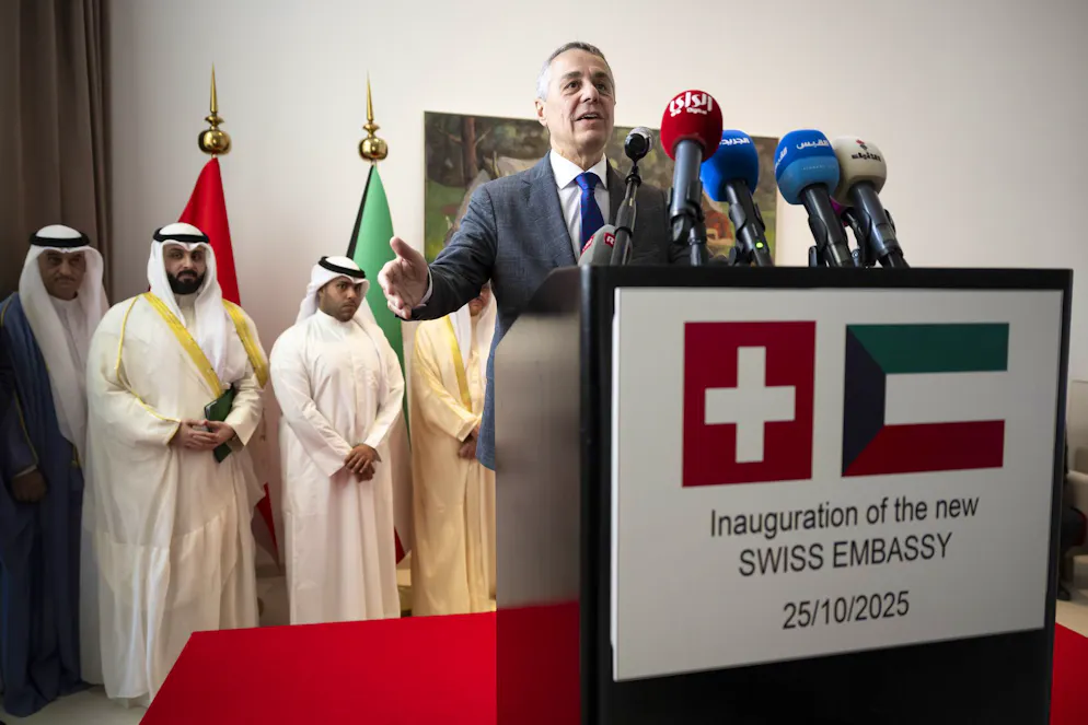 Il consigliere federale Ignazio Cassis interviene durante l'inaugurazione dell'ambasciata svizzera a Kuwait City, in Kuwait, sabato 25 ottobre 2025. 