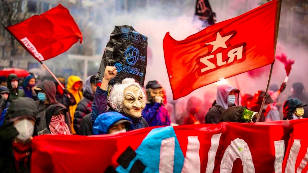 A housing demonstration took place in Zurich on Saturday - several hundred people took part.