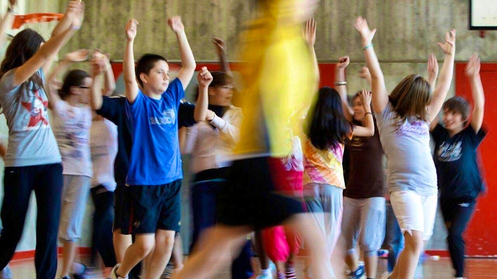 The number of overweight primary school children has fallen only slightly in the last 15 years. (symbolic image)