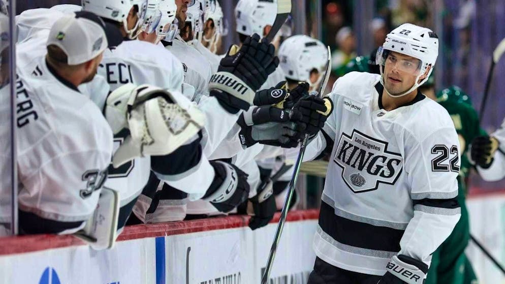Kevin Fiala scores for the Los Angeles Kings